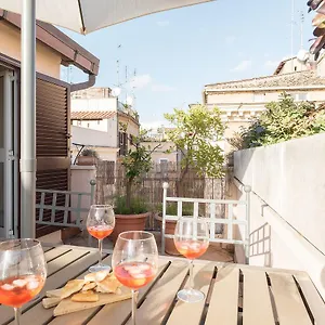 Penthouse With Terrace In The Heart Of Apartment Rome